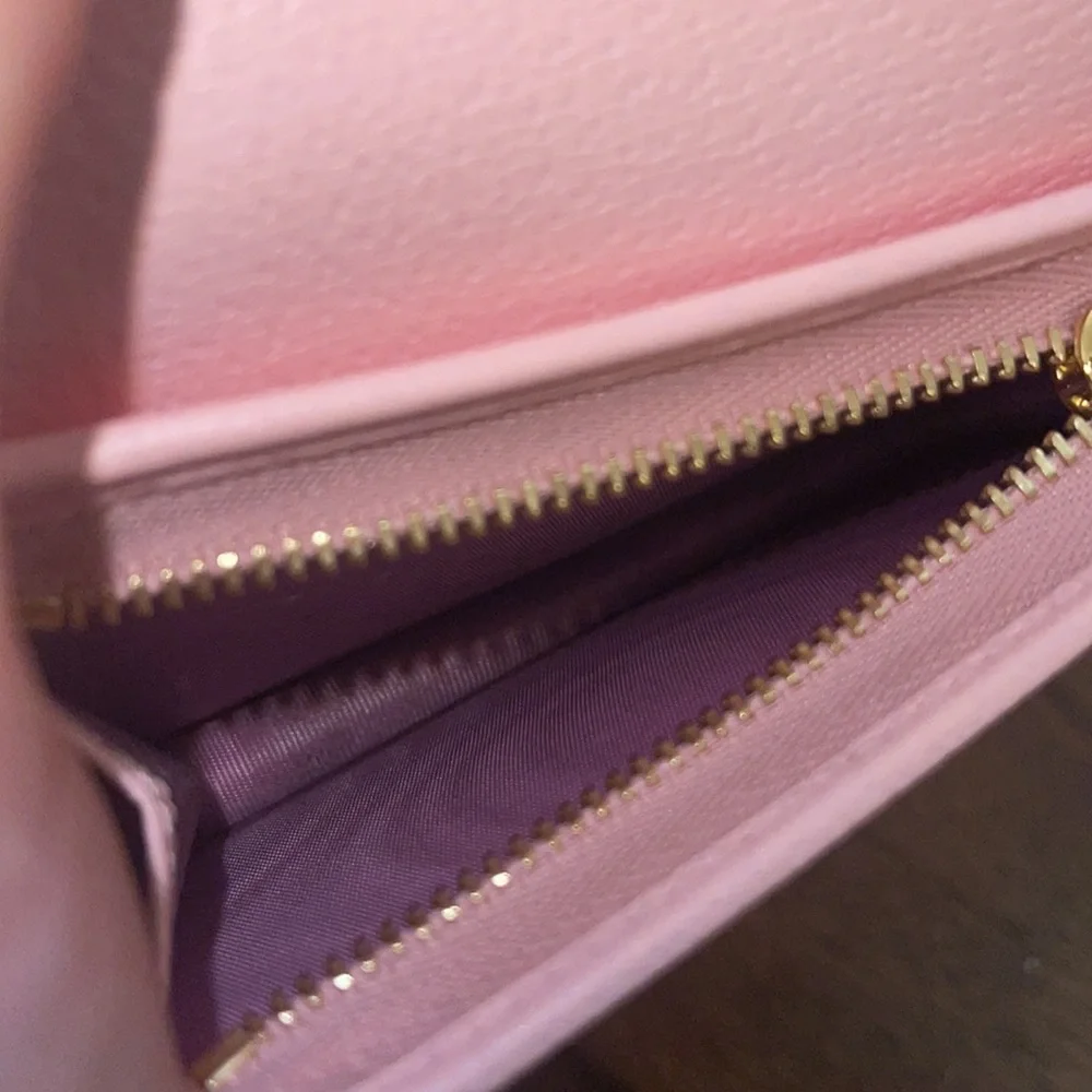 💕SOLD💕Gucci Flora Wallet. Limited edition - Picture 9 of 11